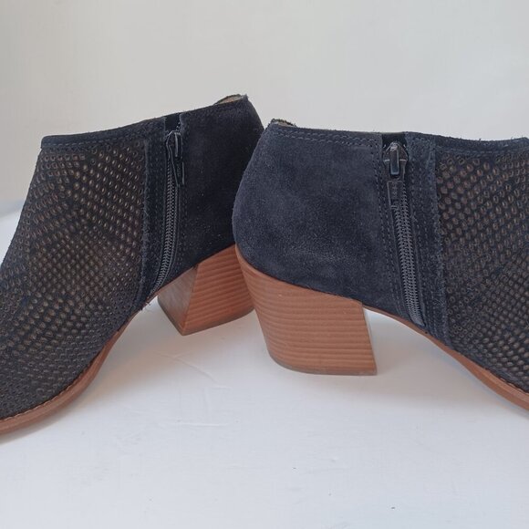 Lucky Brand Bootie Black Zeshia Perforated Suede Leather Boots Womens 9M - Picture 10 of 16